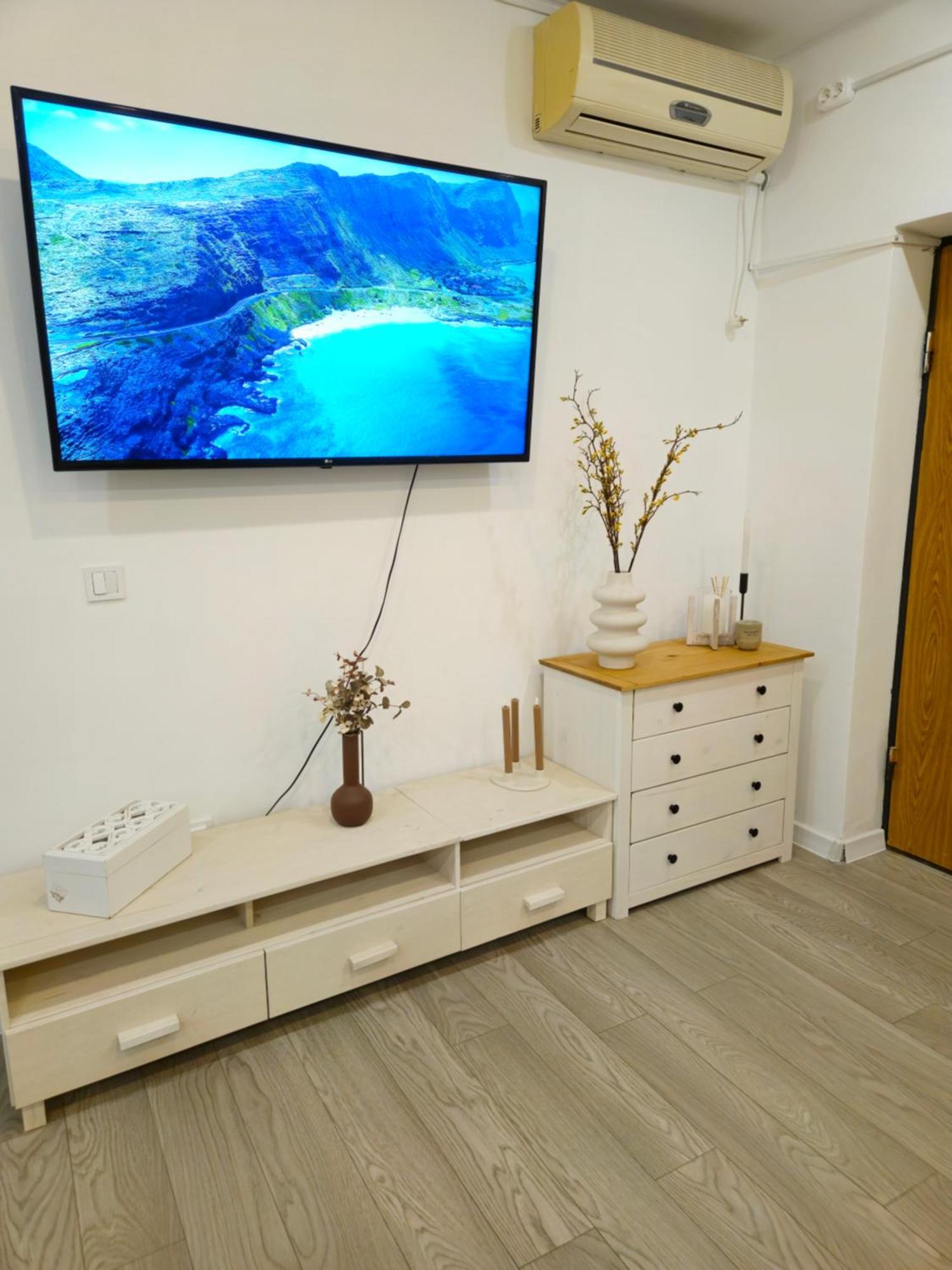 Apartment The Bohemian Connection, Rezerva Acum Ultracentral Spatios Si Curat, Scaun Masaj, Ceai, Cafea, Apa Filtru, Parcare Publica Gratuita