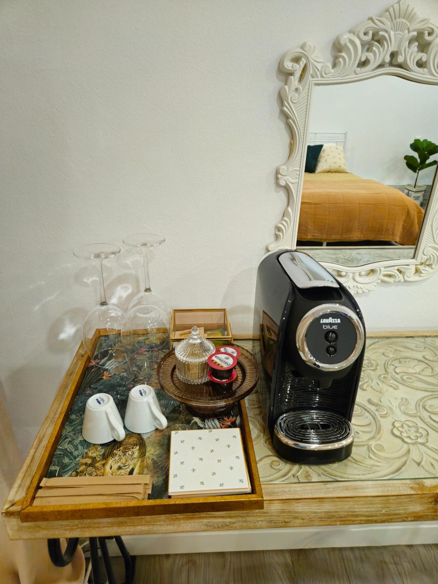 Apartment The Bohemian Connection, Rezerva Acum Ultracentral Spatios Si Curat, Scaun Masaj, Ceai, Cafea, Apa Filtru, Parcare Publica Gratuita *